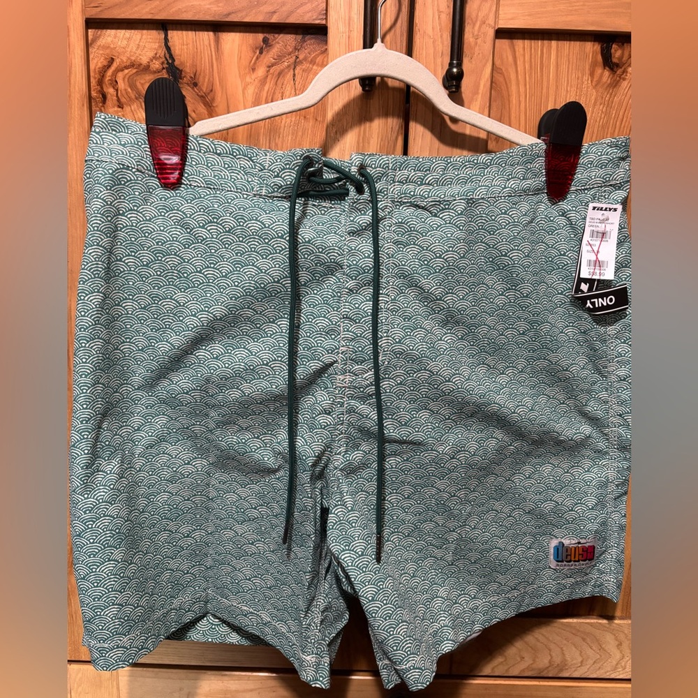 Tilly's Green Patterned Men's Swim Board Shorts